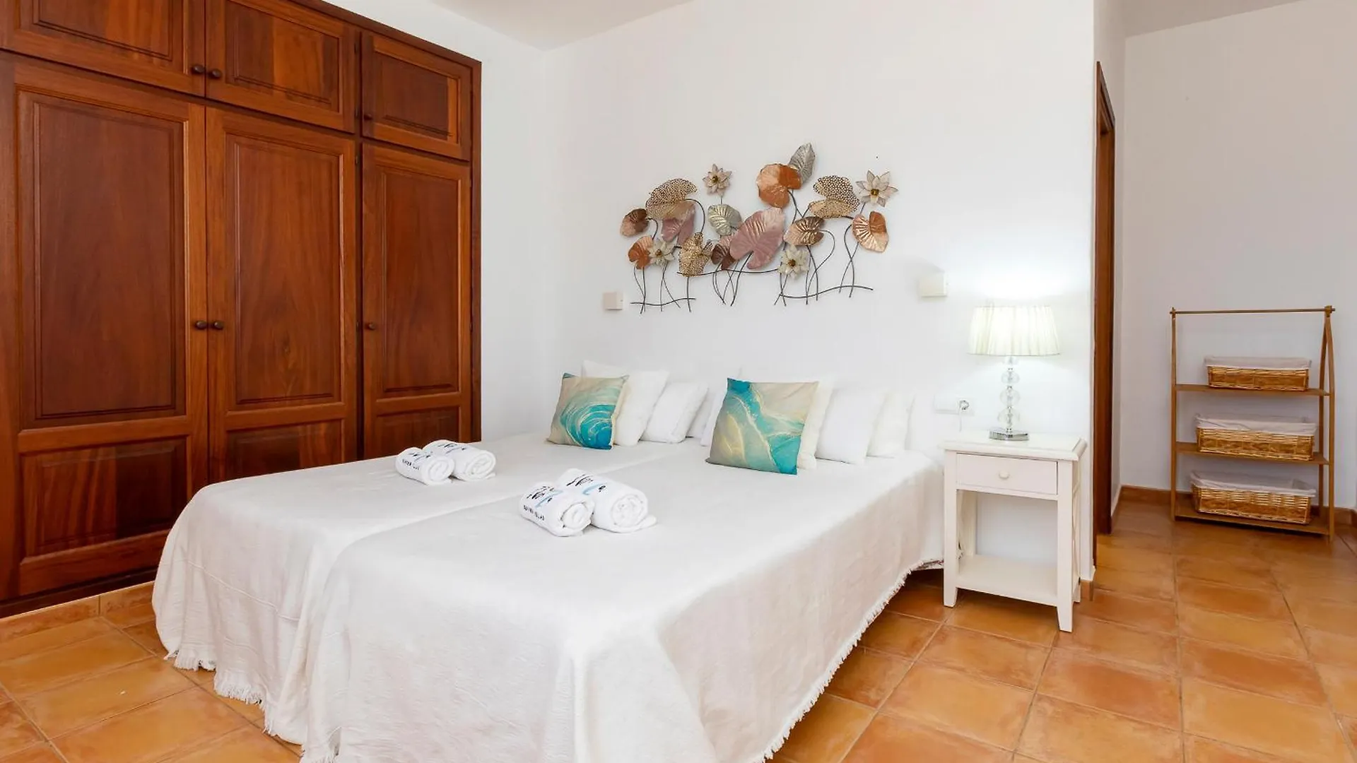 Villa In San Jose Sleeps 10 - Sa Vinya